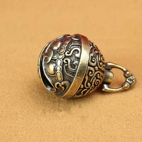 Solid brass bell - Picture 3 of 6